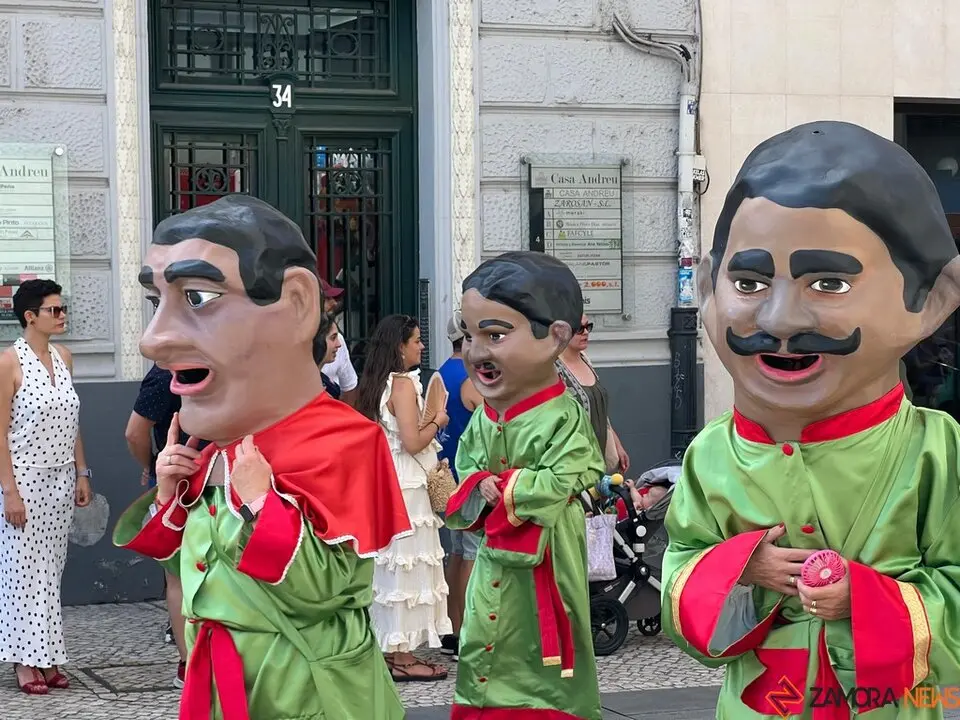 Pasacalles de gigantes y gigantillas _9