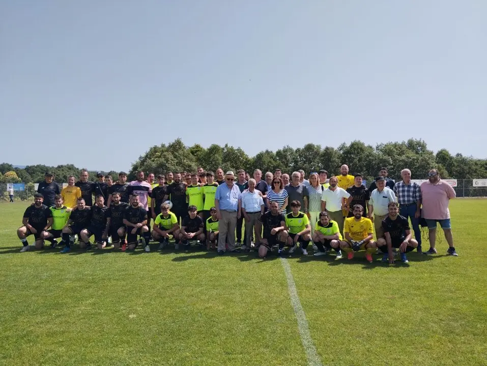 Palacios de Sanabria inaugura su nuevo campo de fútbol