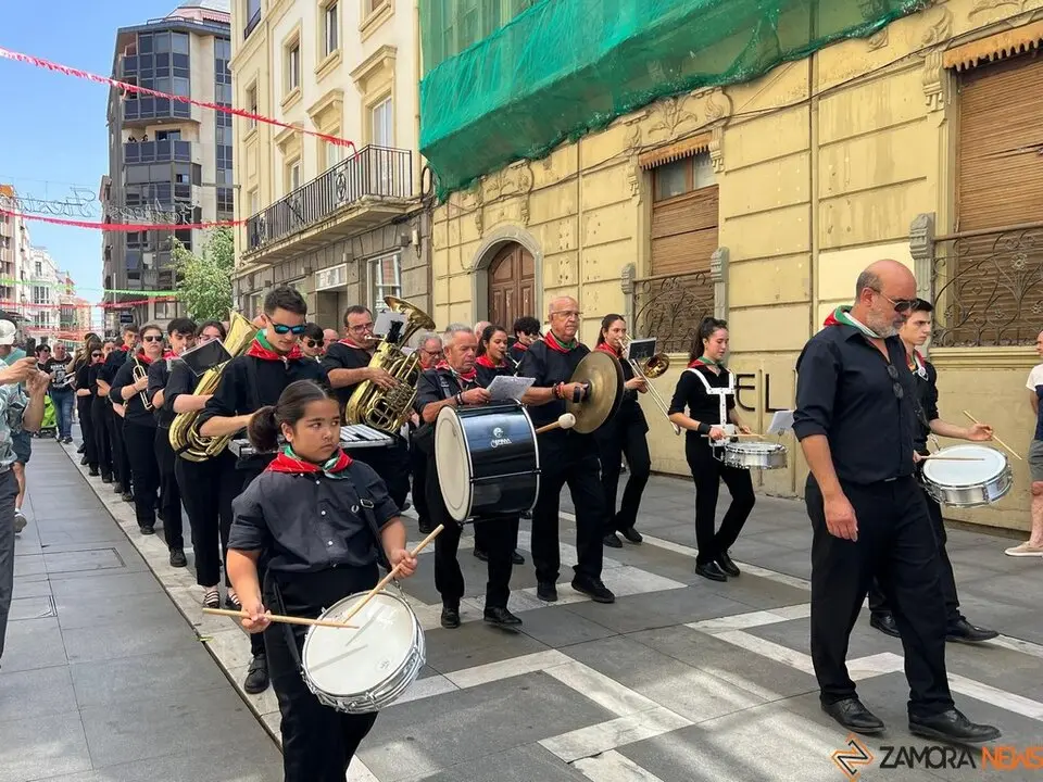 Banda Maestro Nacor Blanco San Pedro