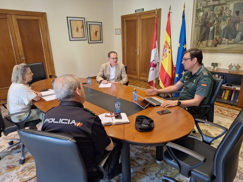 Reunión de coordinación con las FCSE