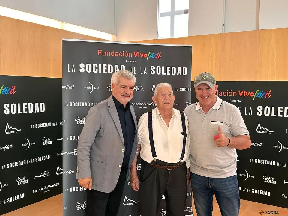 La sociedad de la soledad, Teatro Ramos Carrión