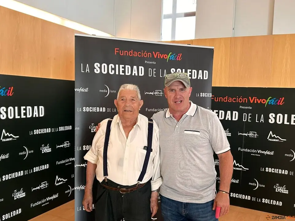 La sociedad de la soledad, Teatro Ramos Carrión