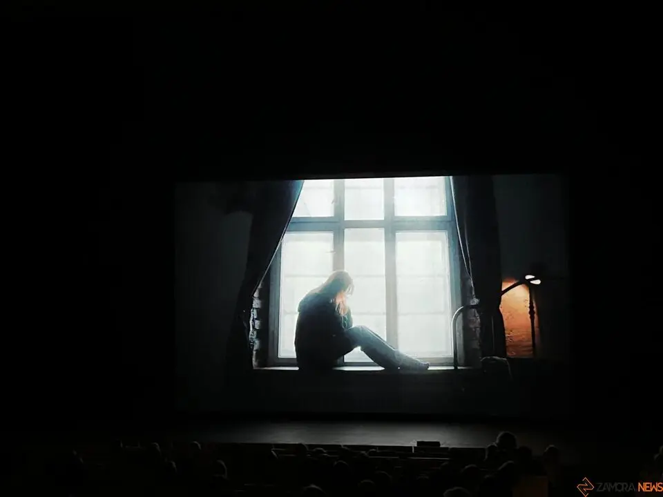 La sociedad de la soledad, Teatro Ramos Carrión