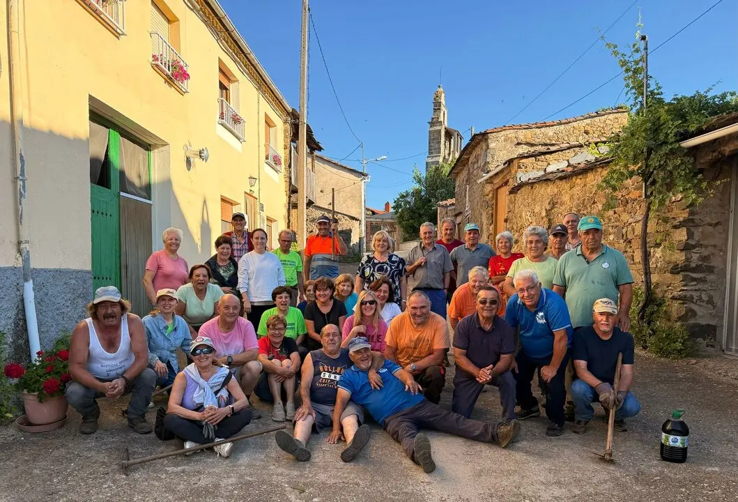 Vecinos de Figueruela de Abajo se unen para cuidar el pueblo  - Imagen de redes sociales