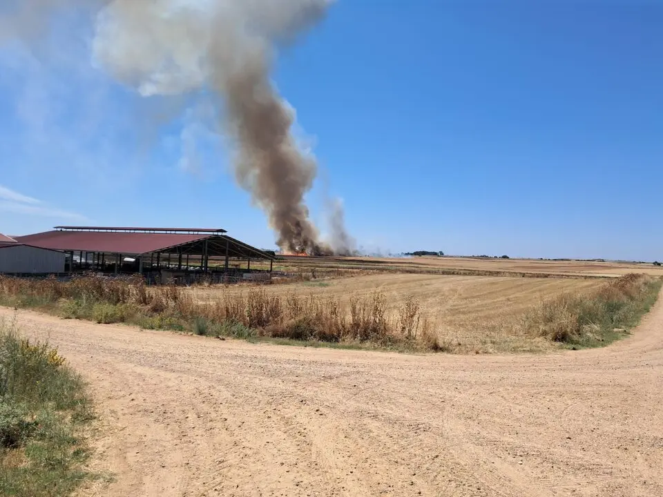 Incendio agrícola en Monfarracinos