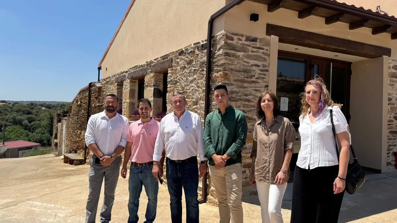 Muga de Alba inaugura su nuevo local social