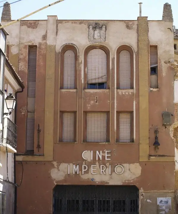 Toro, Cine Imperio