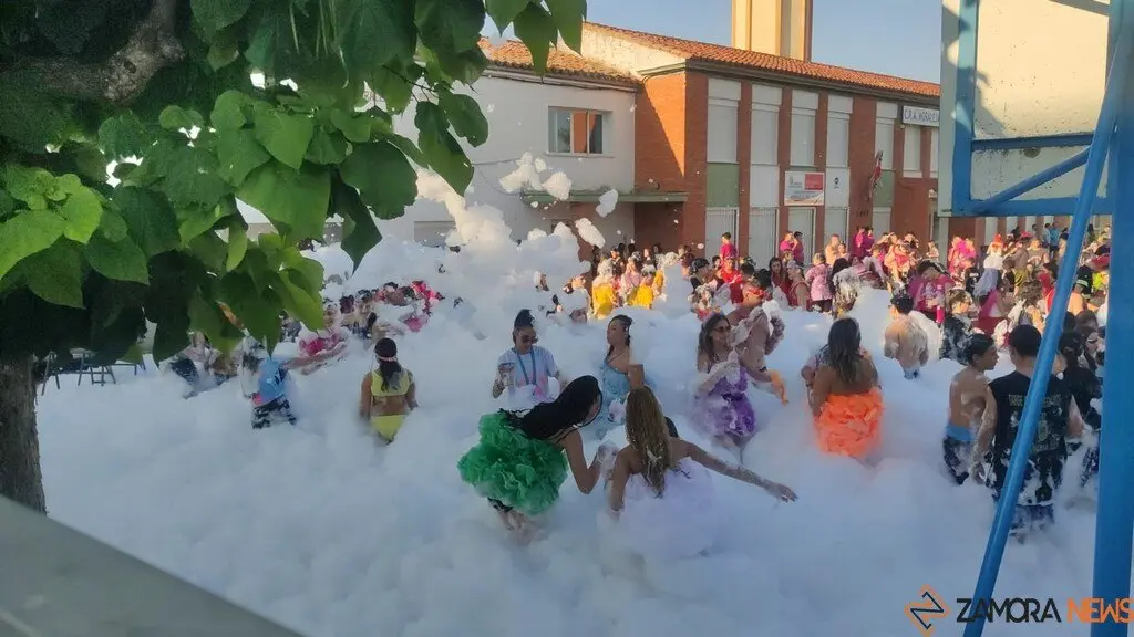 Fiestas de Moraleja del Vino desfile de pañas