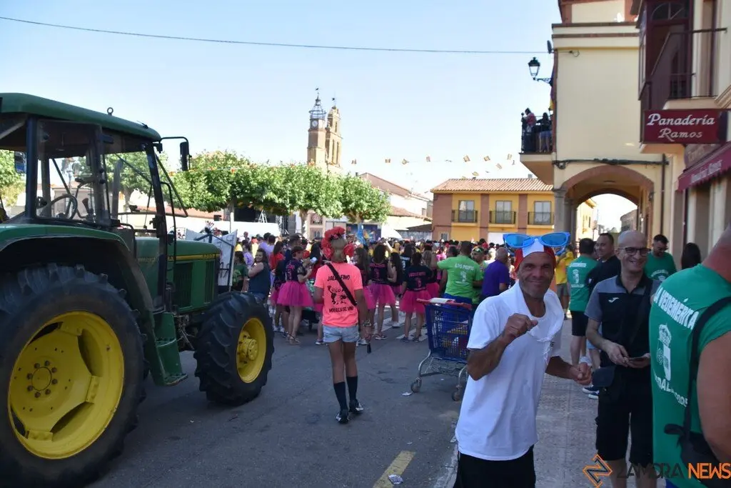 Fiestas de Moraleja del Vino desfile de pañas _11
