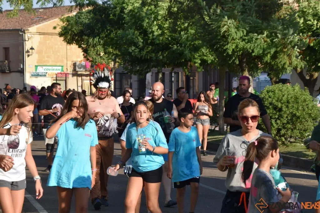 Fiestas de Moraleja del Vino desfile de pañas _42
