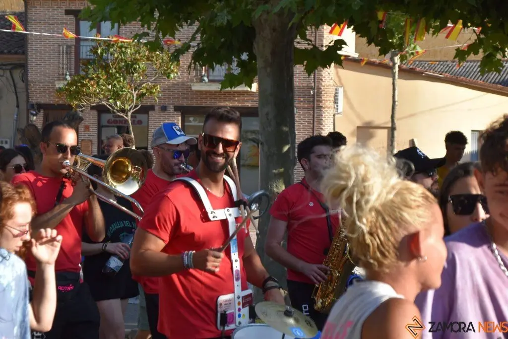 Fiestas de Moraleja del Vino desfile de pañas _77