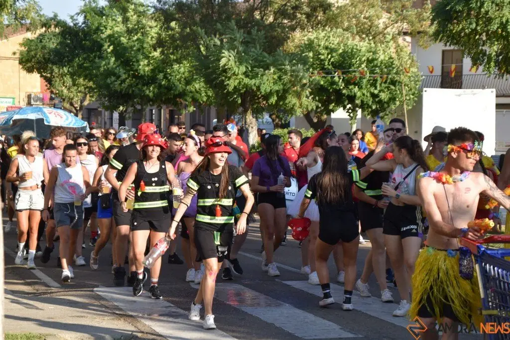 Fiestas de Moraleja del Vino desfile de pañas _81