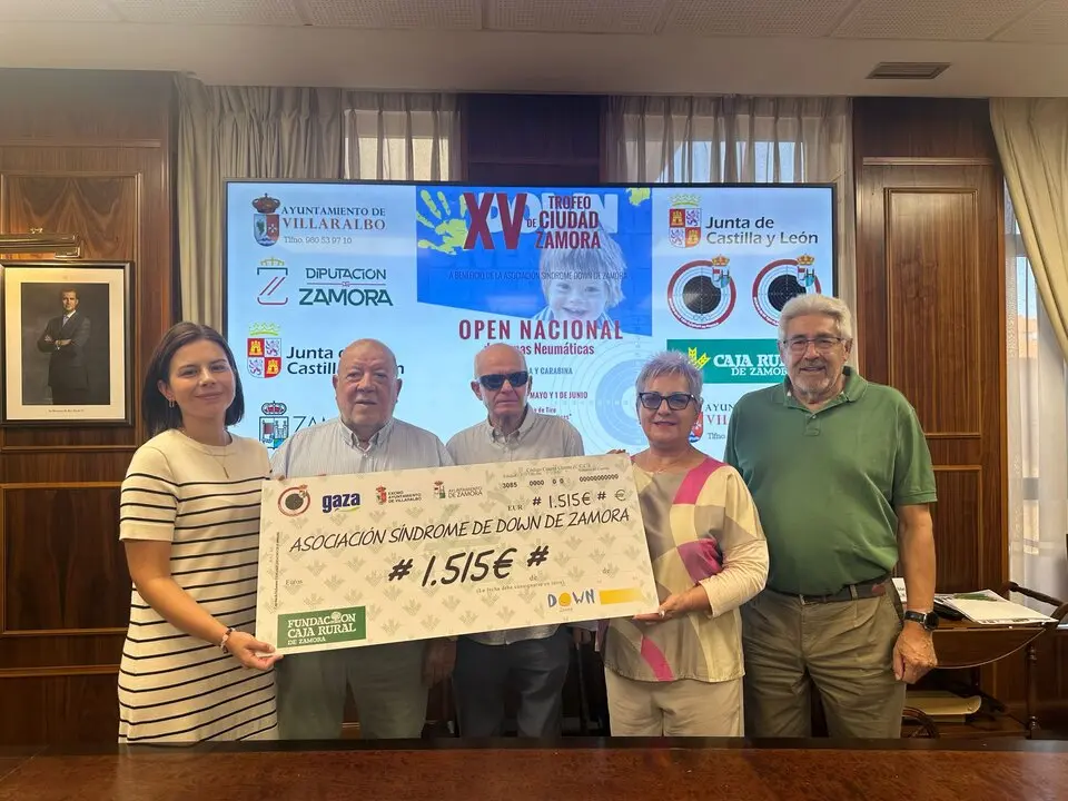 La Asociación Síndrome de Down recibe el cheque