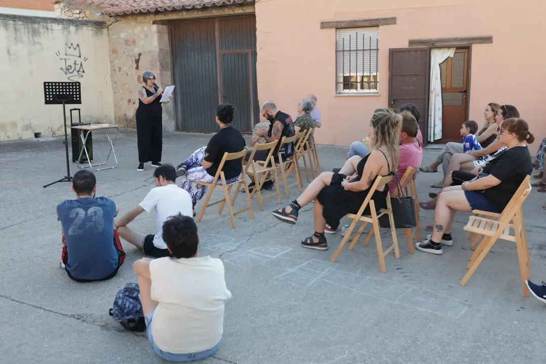 Festival de poesía en Tarde obispo Tardobispo . IMAGEN CEDIDA