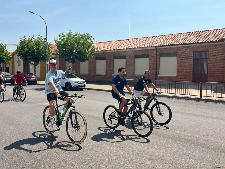 La marcha a Gallegos vuelve a marcar el verdadero inicio de las fiestas en Coreses
