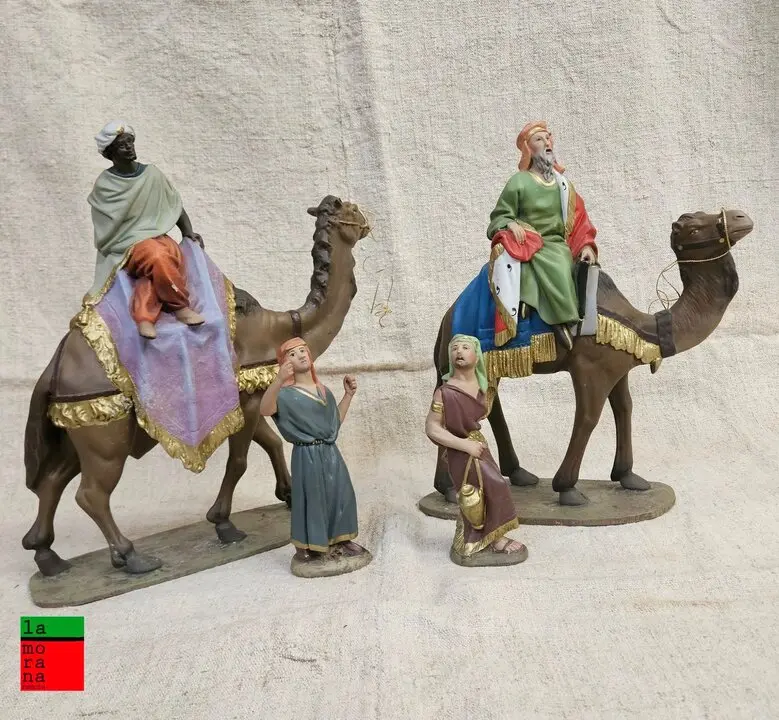 La Agrupación Belenista La Morana recibe una donación de figuras del Arte Cristiano de Olot