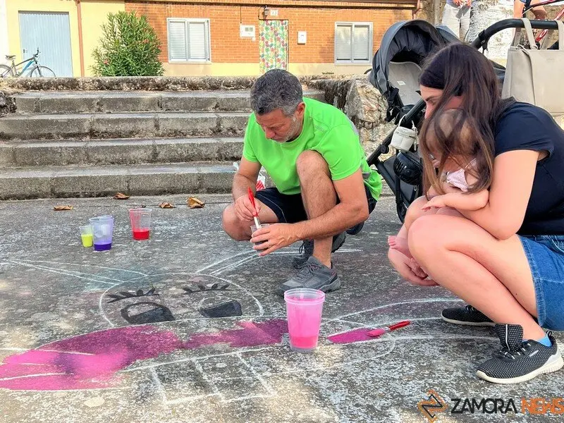 arte infantil llena de color las calles de Coreses _11