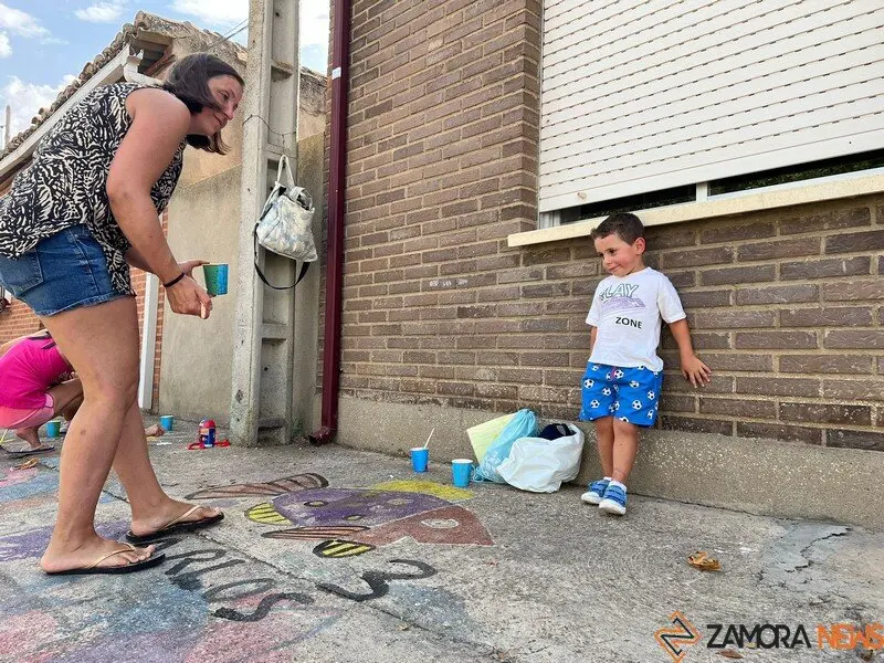 arte infantil llena de color las calles de Coreses _13