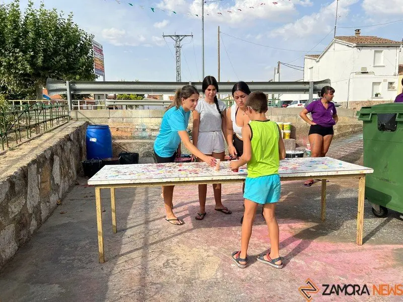 arte infantil llena de color las calles de Coreses _15