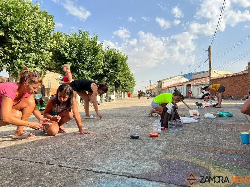 arte infantil llena de color las calles de Coreses _20