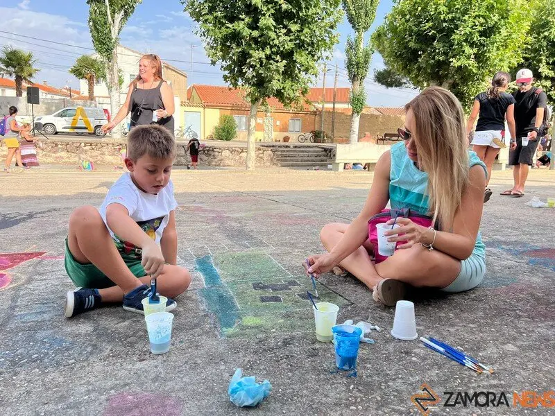 arte infantil llena de color las calles de Coreses _23