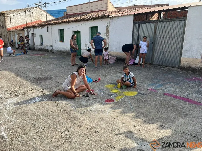 arte infantil llena de color las calles de Coreses _24