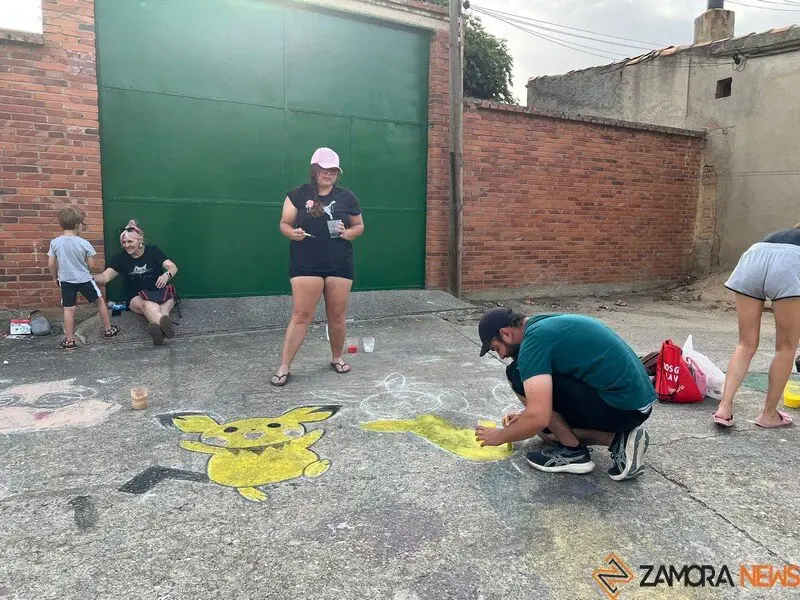 arte infantil llena de color las calles de Coreses _25