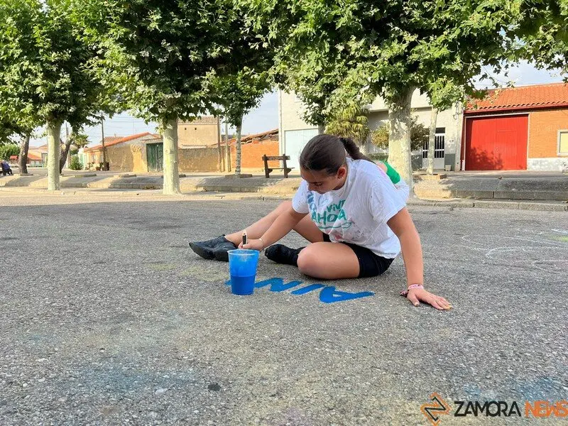 arte infantil llena de color las calles de Coreses _29