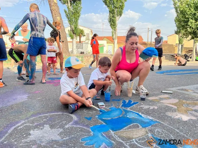 arte infantil llena de color las calles de Coreses _34