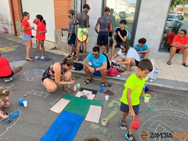 arte infantil llena de color las calles de Coreses _37
