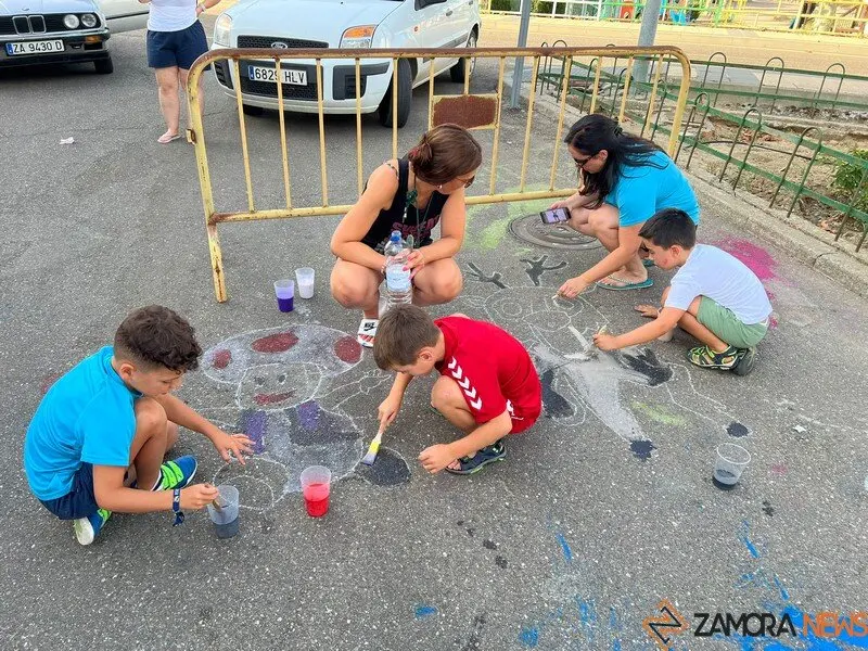 arte infantil llena de color las calles de Coreses _39