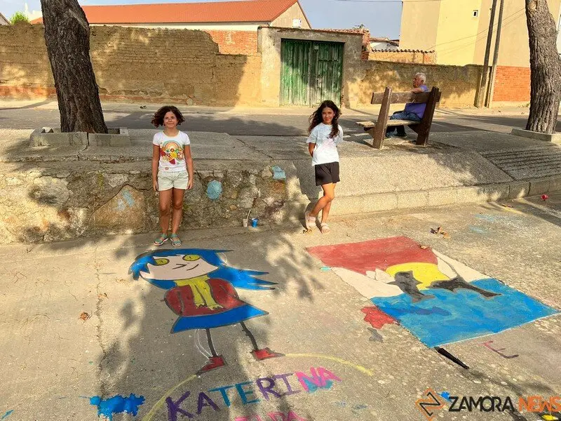 arte infantil llena de color las calles de Coreses _41