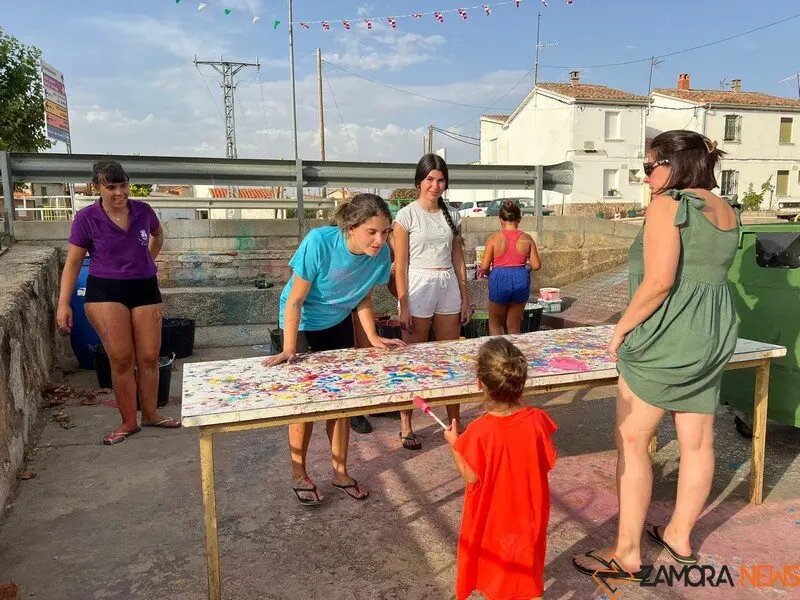 arte infantil llena de color las calles de Coreses _46