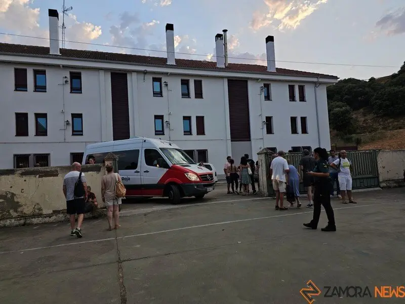 evacuados incendio de La Carballeda a Camarzana de Tera _6