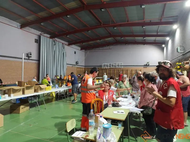 evacuados incendio de La Carballeda a Camarzana de Tera _8