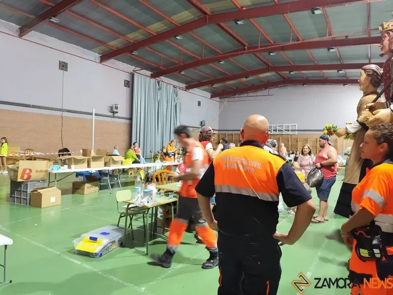 evacuados incendio de La Carballeda a Camarzana de Tera _9