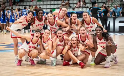Marta Fernández guía a la selección sub-20 femenina de baloncesto al oro europeo