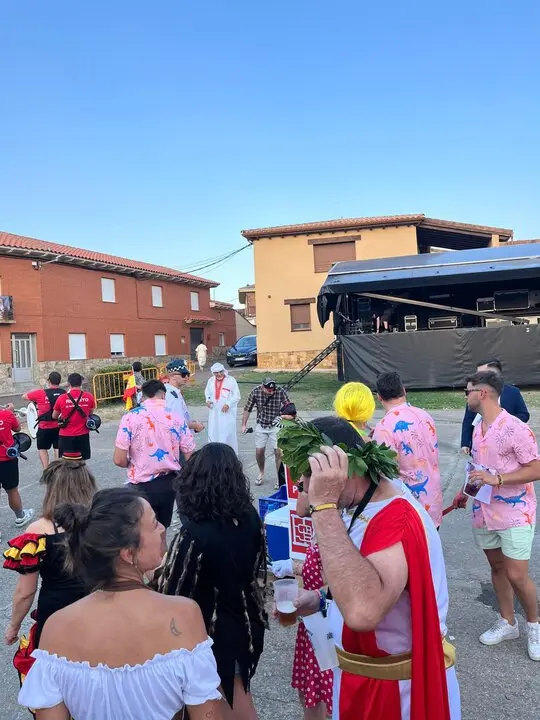 desfile de disfraces en Pozuelo de Vidriales (3)
