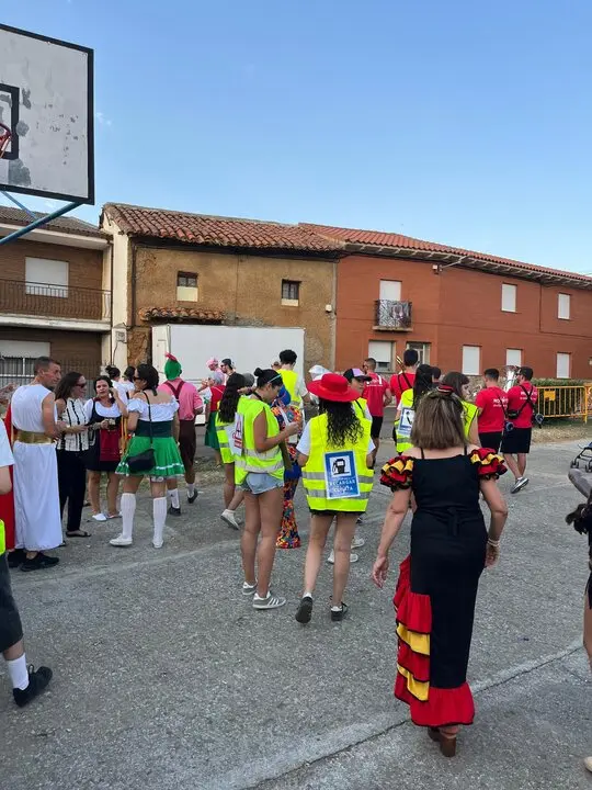 desfile de disfraces en Pozuelo de Vidriales (4)