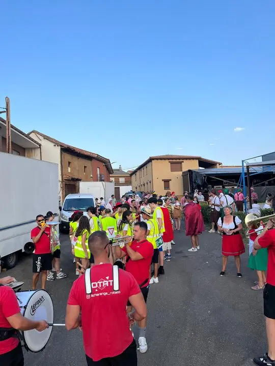 desfile de disfraces en Pozuelo de Vidriales (5)