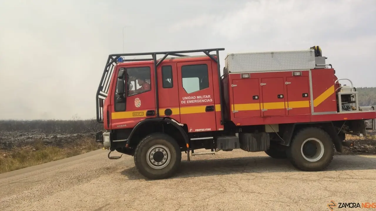 La UME actúa frente a los incendios que asolan Zamora