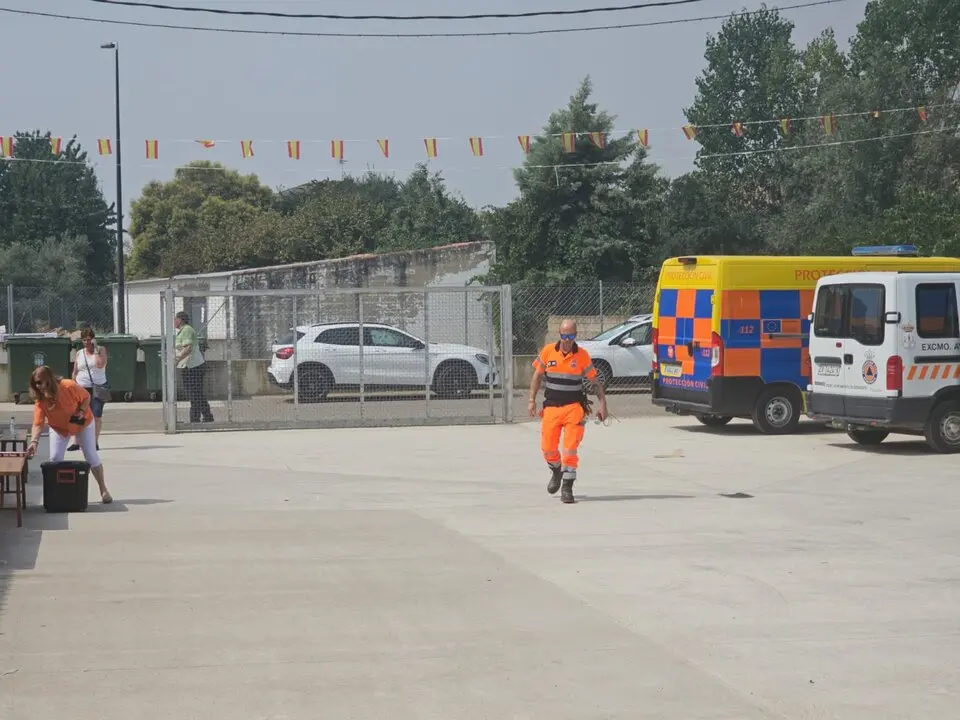 desalojados del incendio en Camarzana de Tera (8)