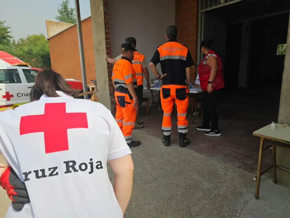 desalojados del incendio en Camarzana de Tera (11)