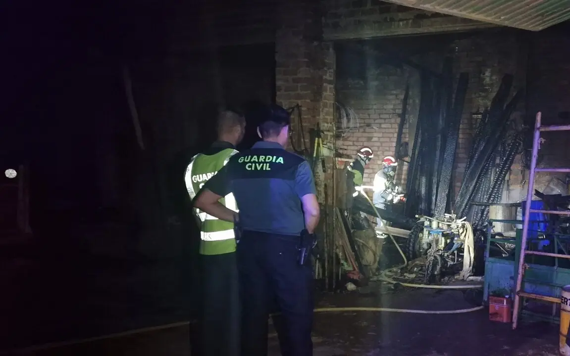 Así son trasladados los desalojados por los incendios