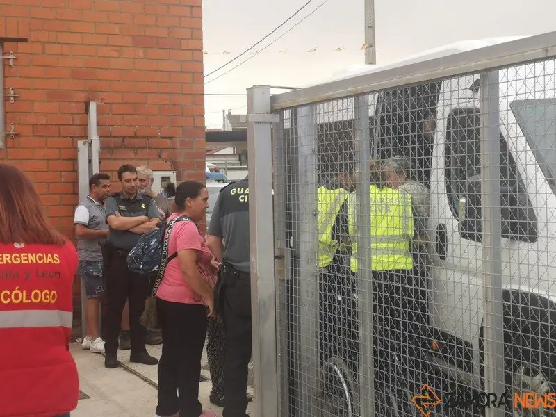 desalojados por los incendios en Camarzana de Tera _10