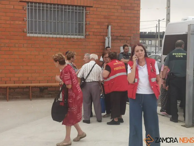 desalojados por los incendios en Camarzana de Tera _11