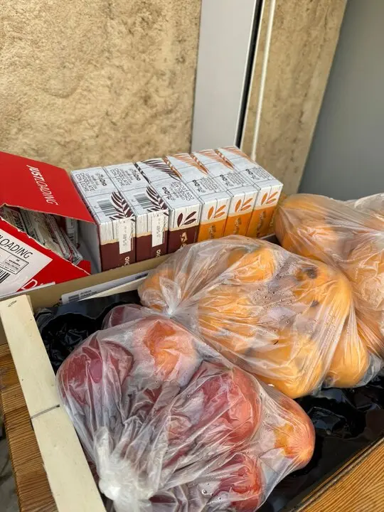 Los vecinos de Pinilla se solidarizan con alimentos y agua ante los incendios que asolan la provincia