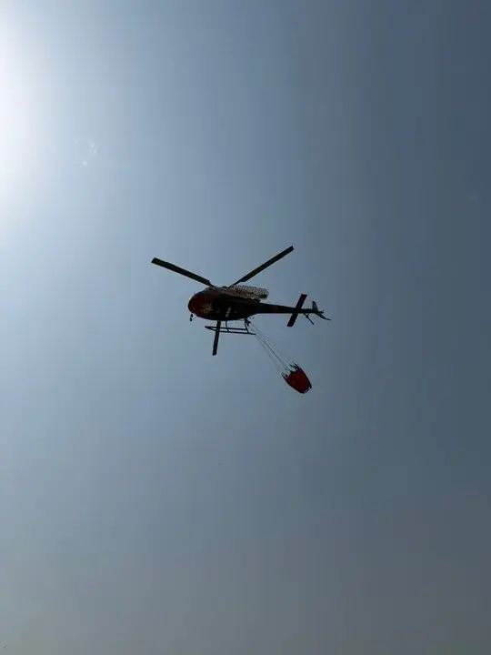 Los vecinos de Pinilla se solidarizan con alimentos y agua ante los incendios que asolan la provincia