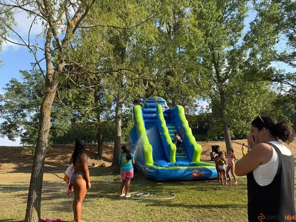 Santib&aacute;&ntilde;ez de Tera abre las fiestas de San Tirso con una multitudinaria comida popular