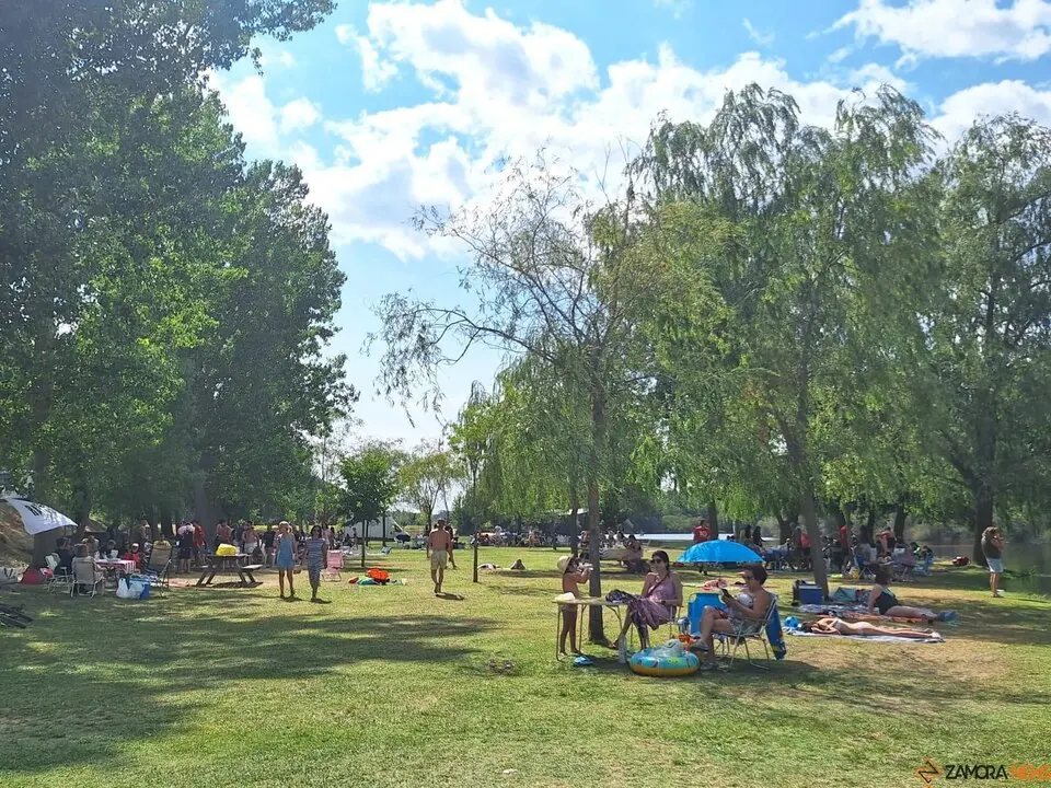 Santib&aacute;&ntilde;ez de Tera abre las fiestas de San Tirso con una multitudinaria comida popular